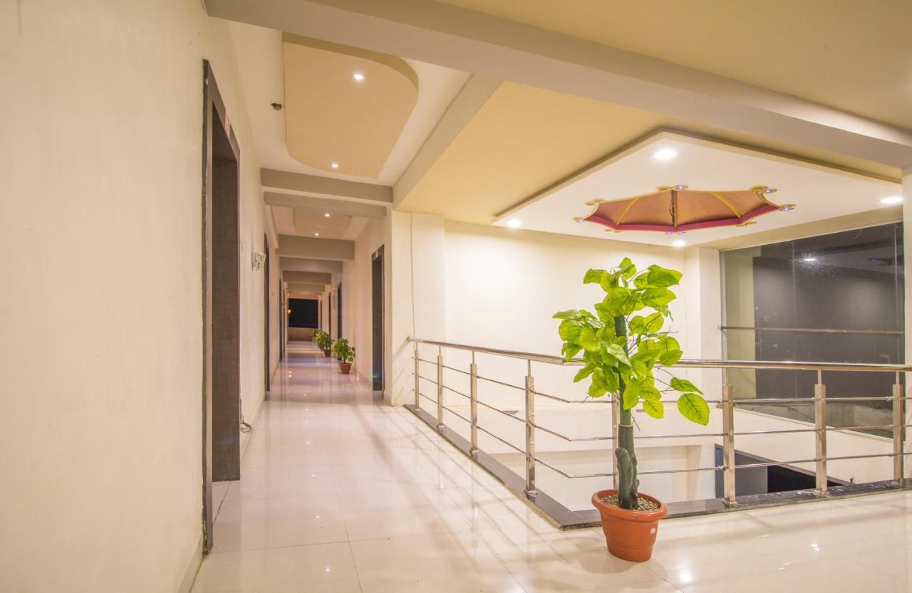 Hotel Yogiraj Palace Shegaon Exterior foto